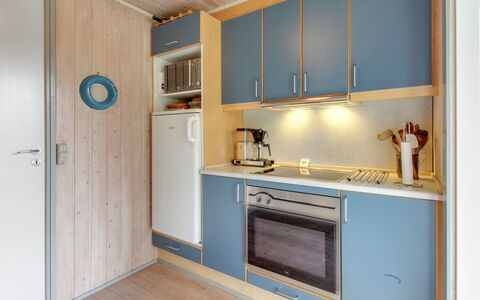 Thurgot - 720M to the Fjord: Hout, Interieur Ontwerp, Countertop, Flooring, Verdieping, Keuken, Meubilair, Wastafel, Kamer, Cabinetry