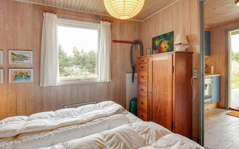 Thurgot - 720M to the Fjord: Hout, Slaapkamer, Interieur Ontwerp, Plafond, Meubilair, Laken, Bed, Verdieping, Flooring, Kamer