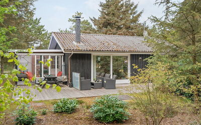 Hamund - 700M from the Sea