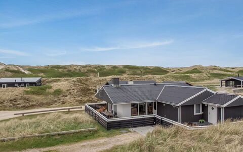 Ozeana - from the Sea: Struik, Stedelijk Ontwerp, Groundcover, Steen, Appartement, Landgoed, Metselwerk, Balkon, Landscaping