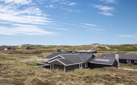 Ozeana - from the Sea: Struik, Stedelijk Ontwerp, Groundcover, Steen, Appartement, Landgoed, Metselwerk, Balkon, Landscaping