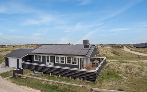 Ozeana - from the Sea: Struik, Stedelijk Ontwerp, Groundcover, Steen, Appartement, Landgoed, Metselwerk, Balkon, Landscaping