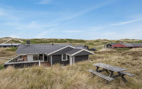 Ozeana - from the Sea: Struik, Stedelijk Ontwerp, Groundcover, Steen, Appartement, Landgoed, Metselwerk, Balkon, Landscaping