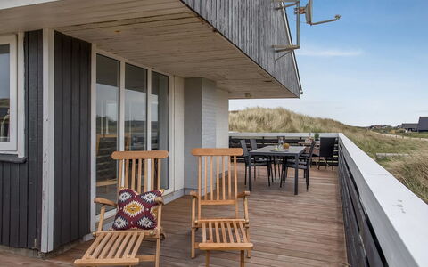 Ozeana - from the Sea: Struik, Stedelijk Ontwerp, Groundcover, Steen, Appartement, Landgoed, Metselwerk, Balkon, Landscaping