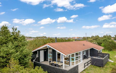 Andrie - 800M from the Sea: Struik, Stedelijk Ontwerp, Groundcover, Steen, Appartement, Landgoed, Metselwerk, Balkon, Landscaping