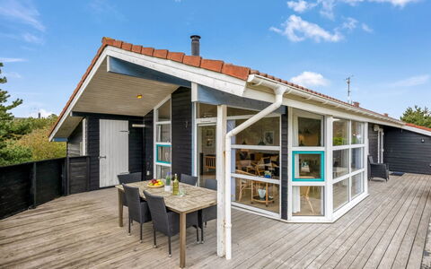 Andrie - 800M from the Sea: Struik, Stedelijk Ontwerp, Groundcover, Steen, Appartement, Landgoed, Metselwerk, Balkon, Landscaping