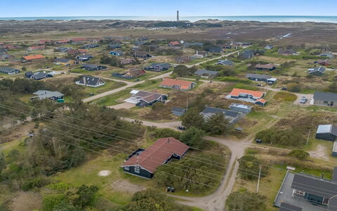 Andrie - 800M from the Sea: Struik, Stedelijk Ontwerp, Groundcover, Steen, Appartement, Landgoed, Metselwerk, Balkon, Landscaping