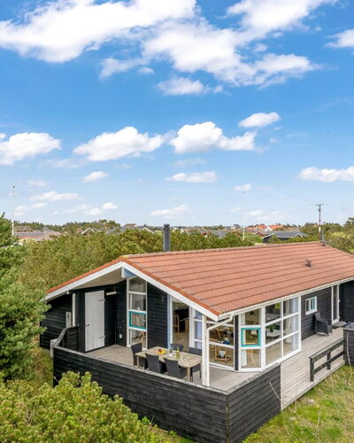Andrie - 800M from the Sea
