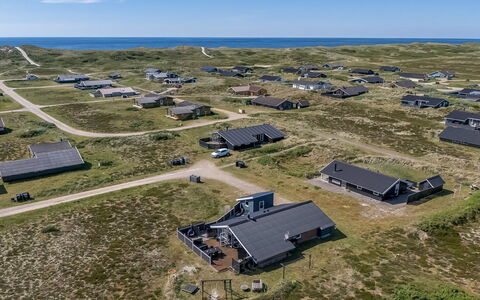 Henning - from the Sea: Verblijf, Huis, Huis, Dak, Veranda, Landgoed, Siding, Garden Gebouwen, Boerderij, Werf
