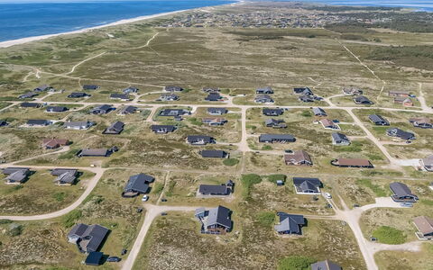 Henning - from the Sea: Verblijf, Huis, Huis, Dak, Veranda, Landgoed, Siding, Garden Gebouwen, Boerderij, Werf