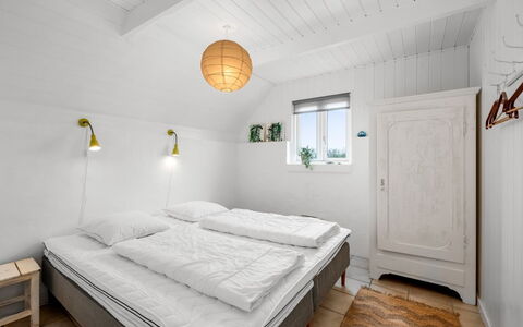 Annielle - from the Sea: Slaapkamer, Bed, Muur, Hout, Interieur Ontwerp, Plafond, Verdieping, Bedding, Laken, Flooring