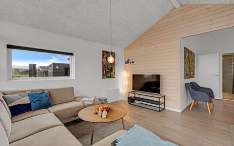 Tola - 450M from the Sea: Flooring, Hout, Verdieping, Interieur Ontwerp, Plafond, Kamer, Bankstel, Woonkamer, Houten Vloer, Huis