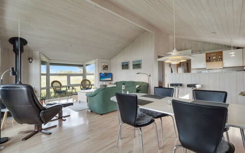 Suometar - 400M from the Sea: Interieur Ontwerp, Plafond, Flooring, Meubilair, Verdieping, Bankstel, Lichte Inrichting, Woonkamer, Kamer, Huis