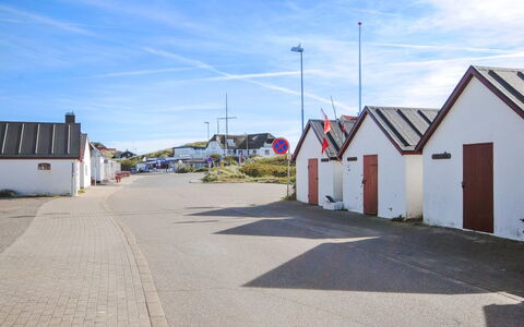 Gerlis - 75M from the Sea: Hout, Huis, Verblijf, Huis, Dak, Landelijk Gebied, Siding, Blokhut, Garden Gebouwen, Hardwood