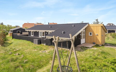 Gerlis - 75M from the Sea: Hout, Huis, Verblijf, Huis, Dak, Landelijk Gebied, Siding, Blokhut, Garden Gebouwen, Hardwood