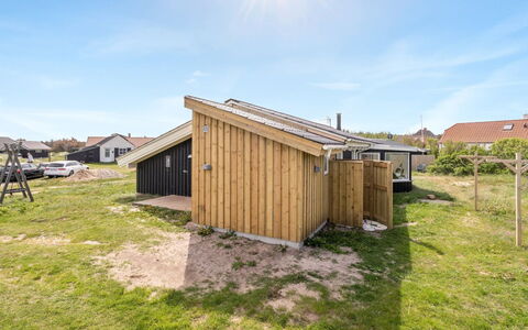 Gerlis - 75M from the Sea: Hout, Huis, Verblijf, Huis, Dak, Landelijk Gebied, Siding, Blokhut, Garden Gebouwen, Hardwood