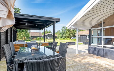 Ansfried - 900M from the Sea: Verblijf, Schuur, Hut, Boerderij, Prairie, Keet, Schuur, Blokhut, Garden Gebouwen