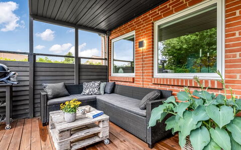 Thiokk - 500M from the Sea: Hout, Huis, Veranda, Dek, Hardwood, Dak, Beits, Houten Vloer, Eco Hotel