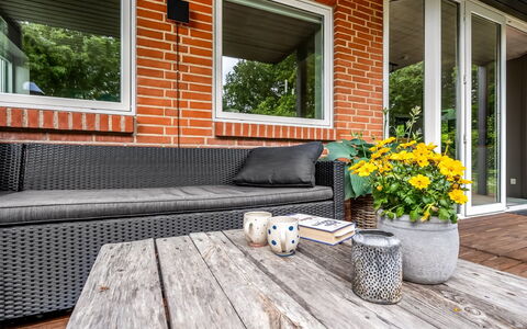 Thiokk - 500M from the Sea: Hout, Huis, Veranda, Dek, Hardwood, Dak, Beits, Houten Vloer, Eco Hotel