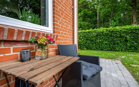 Thiokk - 500M from the Sea: Hout, Huis, Veranda, Dek, Hardwood, Dak, Beits, Houten Vloer, Eco Hotel