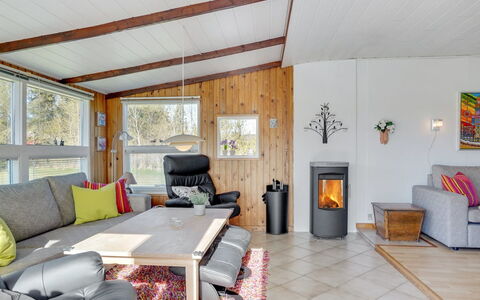Ingebritt - 1.5Km from the Sea: Meubilair, Interieur Ontwerp, Bankstel, Woonkamer, Plafond, Kamer, Verblijf, Stoel