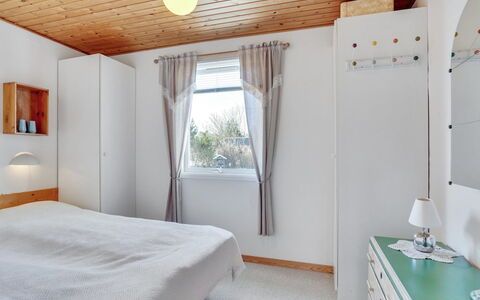 Ingebritt - 1.5Km from the Sea: Interieur Ontwerp, Muur, Meubilair, Flooring, Verdieping, Hout, Bed, Plafond, Slaapkamer, Kamer