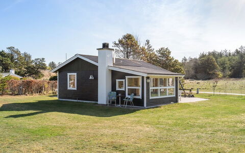 Ingebritt - 1.5Km from the Sea: Gras, Huis, Huis, Verblijf, Veranda, Deur, Dak, Landelijk Gebied, Land Lot, Siding