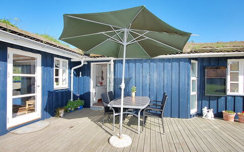Tomke - 1.7Km from the Sea: Dak, Huis, Deur, Verblijf, Schaduw, Siding, Werf, Landgoed, Backyard
