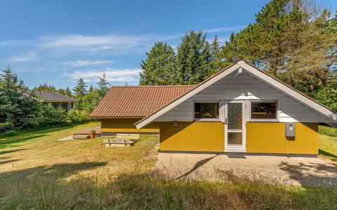 Maritha - 950M from the Sea: Gras, Huis, Dak, Huis, Verblijf, Landelijk Gebied, Land Lot, Landgoed, Gazon, Landscaping