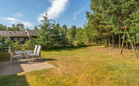 Maritha - 950M from the Sea: Boom, Struik, Land Lot, Tuin, Verblijf, Gazon, Landscaping, Schaduw, Werf, Evergreen