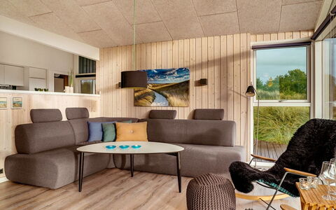 Danila - 600M from the Sea: Meubilair, Flooring, Hout, Interieur Ontwerp, Verdieping, Houten Vloer, Woonkamer, Bankstel, Huis, Appartement