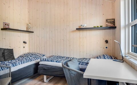 Danila - 600M from the Sea: Meubilair, Interieur Ontwerp, Verdieping, Flooring, Hout, Plafond, Kamer, Slaapkamer, Verlichting, Bed