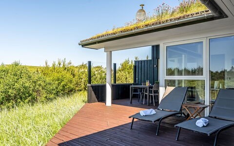 Danila - 600M from the Sea: Land Lot, Veranda, Stoel, Dek, Schaduw, Buitenmeubels, Balkon, Eco Hotel, Hardwood, Landgoed