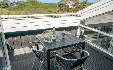 Swerting - 230M from the Sea: Huis, Verblijf, Veranda, Siding, Boerderij, Outdoor Structuur