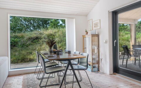 Kadife - 750M from the Sea: Meubilair, Tafel, Hout, Keuken En Eettafel, Flooring, Interieur Ontwerp, Stoel, Eetkamer, Verdieping, Houten Vloer