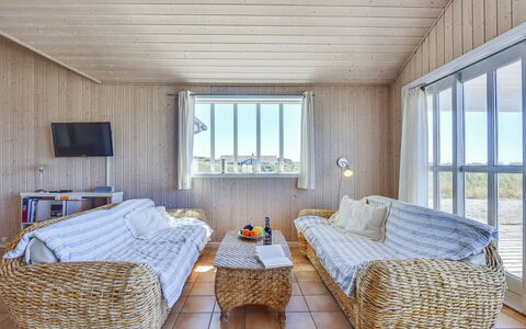 Dorethea - 300M from the Sea: Hout, Meubilair, Verdieping, Flooring, Huis, Interieur Ontwerp, Houten Vloer, Beits, Bankstel, Hardwood