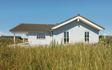 Dorethea - 300M from the Sea: Gras, Gebouw, Huis, Dak, Huis, Plain, Architectuur, Verblijf, Grasland, Land Lot