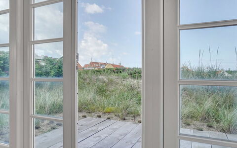 Armina - 75M from the Sea: Hout, Verdieping, Hardwood, Home Deur, Daylighting, Beits, Plank
