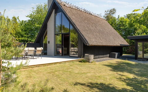 Anssi - 300M from the Sea: Hout, Huis, Verblijf, Huis, Dak, Landelijk Gebied, Siding, Blokhut, Garden Gebouwen, Hardwood