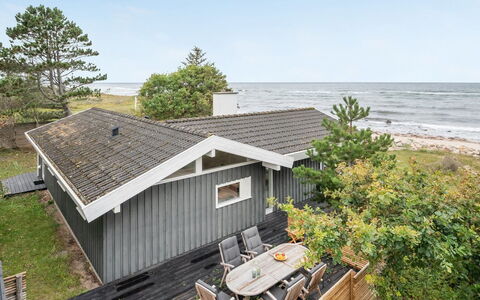 Pascal - 25M from the Sea: Huis, Huis, Verblijf, Zee, Kust, Landgoed, Oceaan, Kust, Veranda, Hardwood