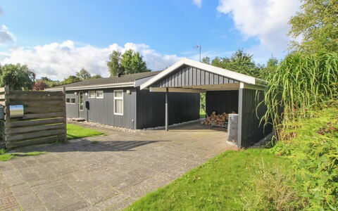 Sjard - 700M from the Sea: Hout, Huis, Verblijf, Huis, Dak, Landelijk Gebied, Siding, Blokhut, Garden Gebouwen, Hardwood