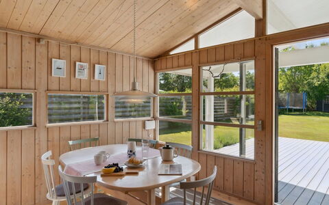 Sjard - 700M from the Sea: Hout, Huis, Verblijf, Huis, Dak, Landelijk Gebied, Siding, Blokhut, Garden Gebouwen, Hardwood