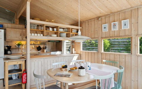 Sjard - 700M from the Sea: Hout, Huis, Verblijf, Huis, Dak, Landelijk Gebied, Siding, Blokhut, Garden Gebouwen, Hardwood
