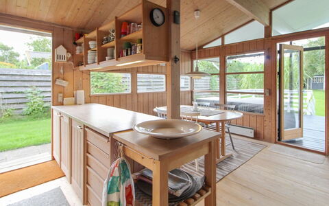 Sjard - 700M from the Sea: Hout, Huis, Verblijf, Huis, Dak, Landelijk Gebied, Siding, Blokhut, Garden Gebouwen, Hardwood