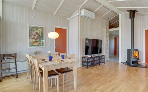 Karoliina - 900M from the Sea: Dak, Huis, Land Lot, Huis, Verblijf, Landgoed, Garden Gebouwen, Schaduw, Blokhut, Landscaping