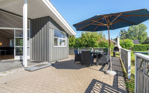 Karoliina - 900M from the Sea: Dak, Huis, Land Lot, Huis, Verblijf, Landgoed, Garden Gebouwen, Schaduw, Blokhut, Landscaping