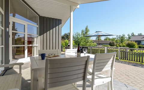 Karoliina - 900M from the Sea: Dak, Huis, Land Lot, Huis, Verblijf, Landgoed, Garden Gebouwen, Schaduw, Blokhut, Landscaping