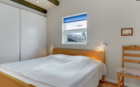 Gull - 150M from the Sea: Hout, Plafond, Interieur Ontwerp, Verdieping, Flooring, Slaapkamer, Bed, Kamer, Meubilair, Huis