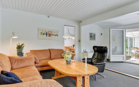 Cenia - 450M from the Sea: Meubilair, Interieur Ontwerp, Flooring, Bankstel, Muur, Verdieping, Plafond, Hout, Woonkamer, Kamer