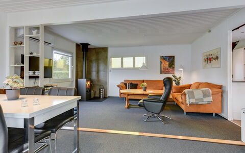 Cenia - 450M from the Sea: Meubilair, Interieur Ontwerp, Flooring, Verdieping, Muur, Bankstel, Plafond, Hout, Woonkamer, Kamer